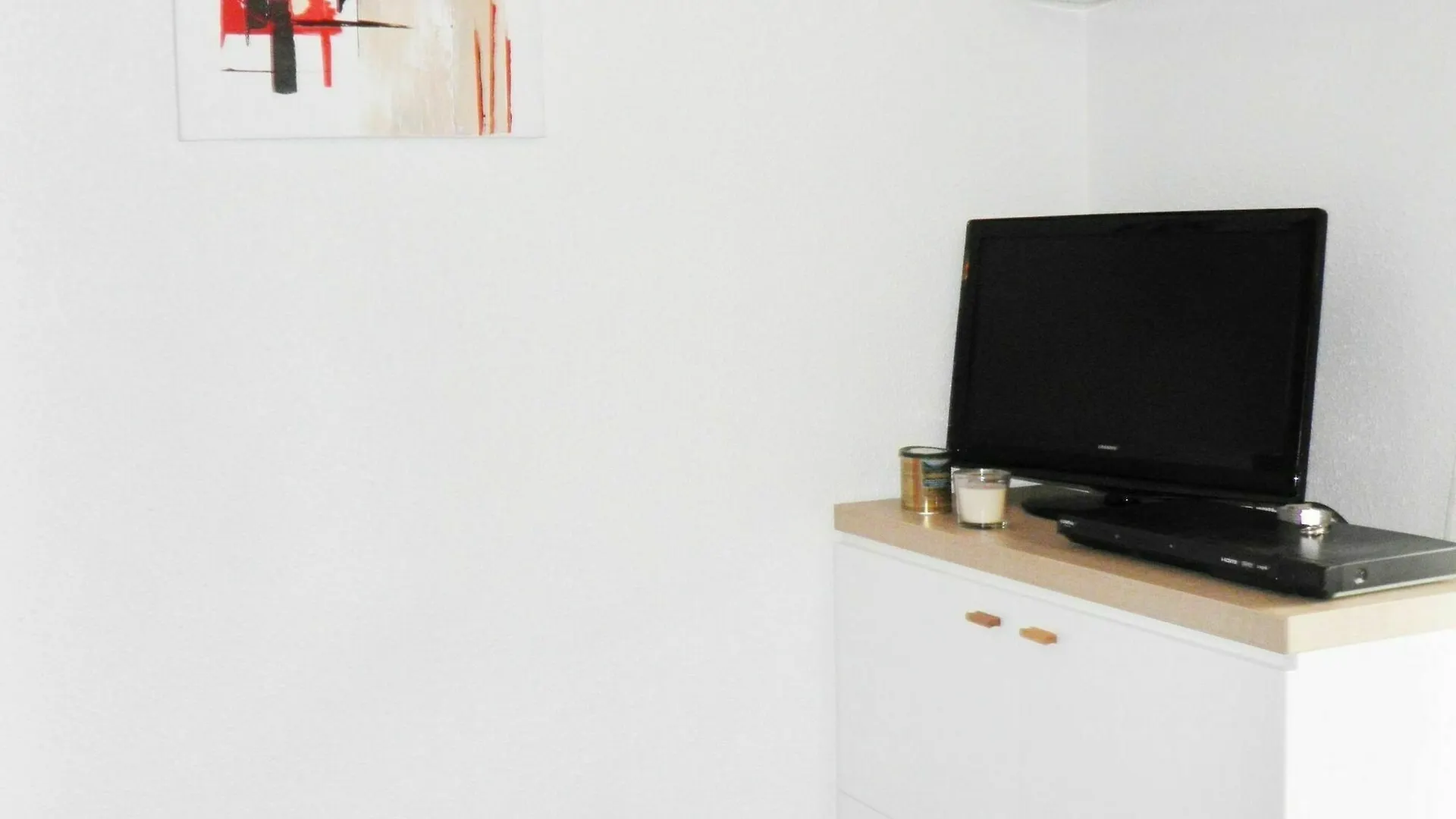 Studio On The French Riviera With Balcony, 150M From The Beach! イエール