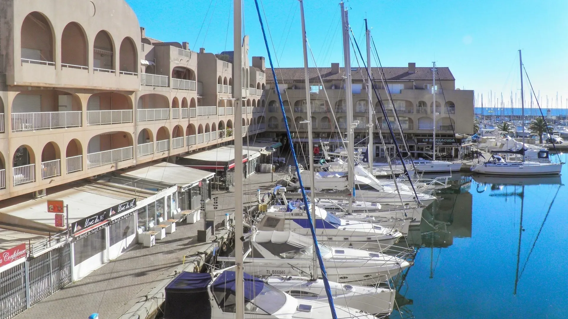 Studio On The French Riviera With Balcony, 150M From The Beach! イエール フランス